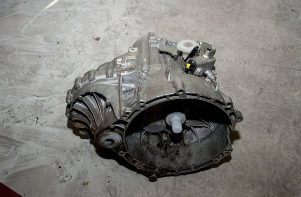 FORD CUSTOM 310 S DELUXE ÇIKMA PARÇA   2018 2022 ŞANZIMAN SIFIR ORİJİNAL-1